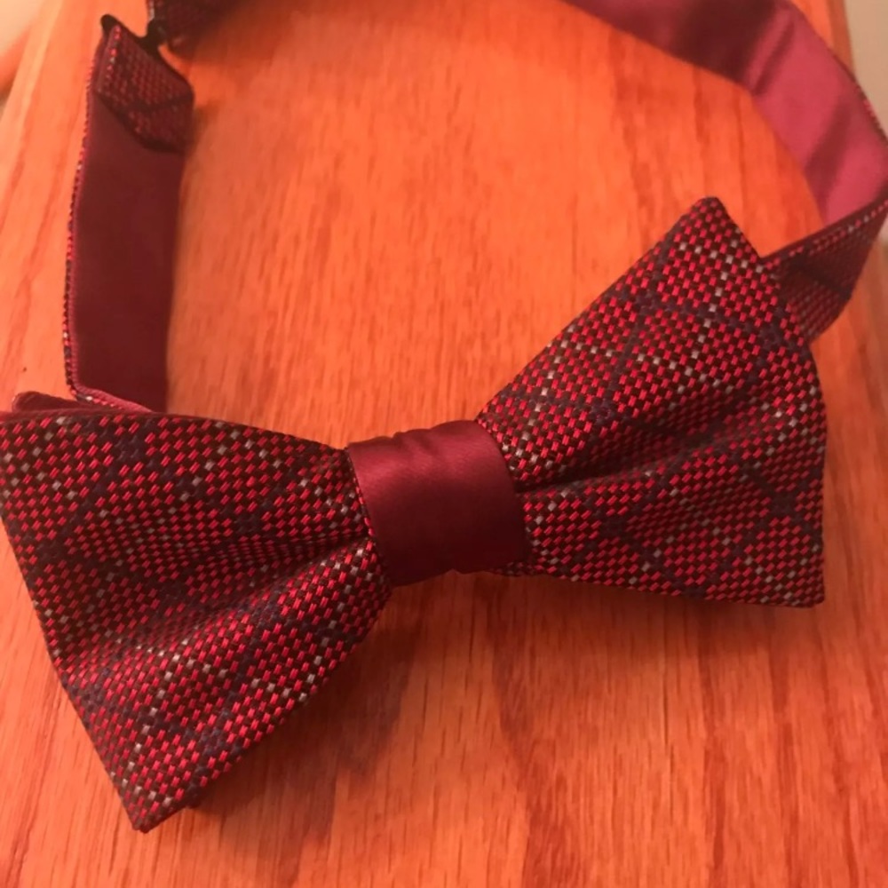 SOLD | Men’s Calvin Klein Bow Tie